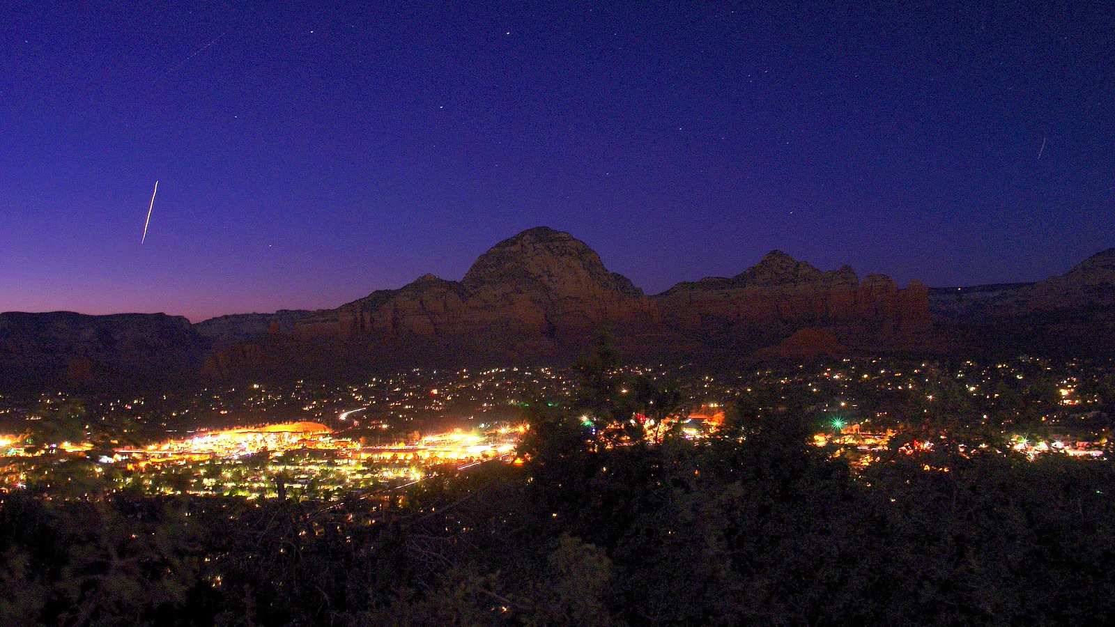 Cena de reportagem: space Station over Sedona, no trecho “Por que produzir cartilagem em microgravidade”